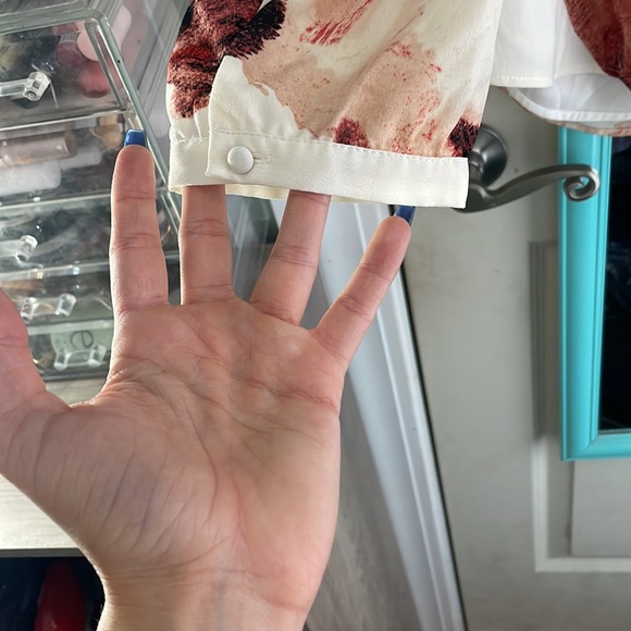 Chico’s Floral Career Women’s blouse Sz Large Roses - Picture 3 of 8